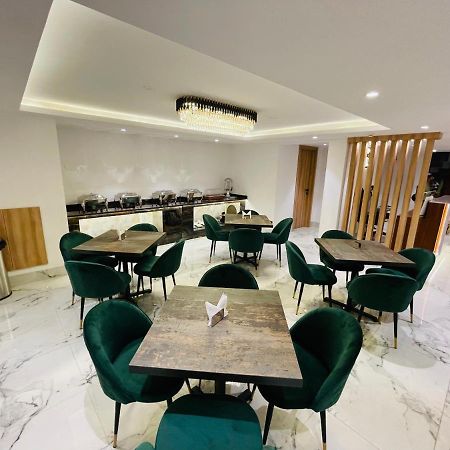 Hotel Malbork Inn @ Janakpuri 델리 외부 사진