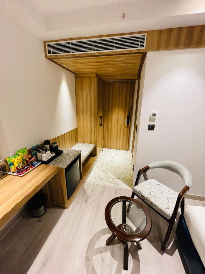 Hotel Malbork Inn @ Janakpuri 델리 외부 사진