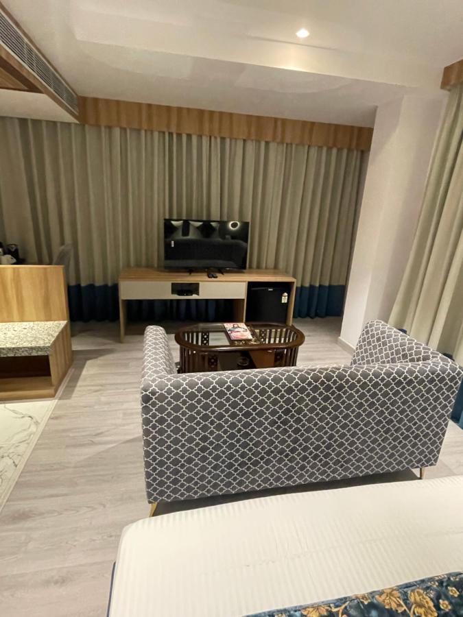 Hotel Malbork Inn @ Janakpuri 델리 외부 사진
