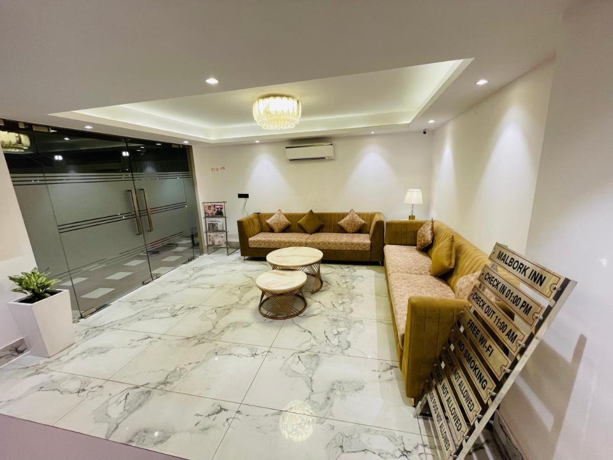 Hotel Malbork Inn @ Janakpuri 델리 외부 사진