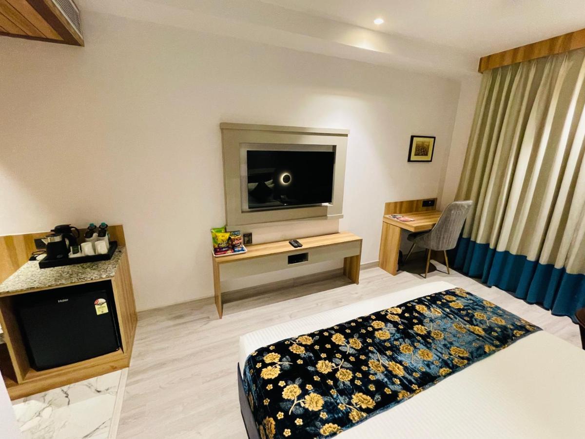 Hotel Malbork Inn @ Janakpuri 델리 외부 사진